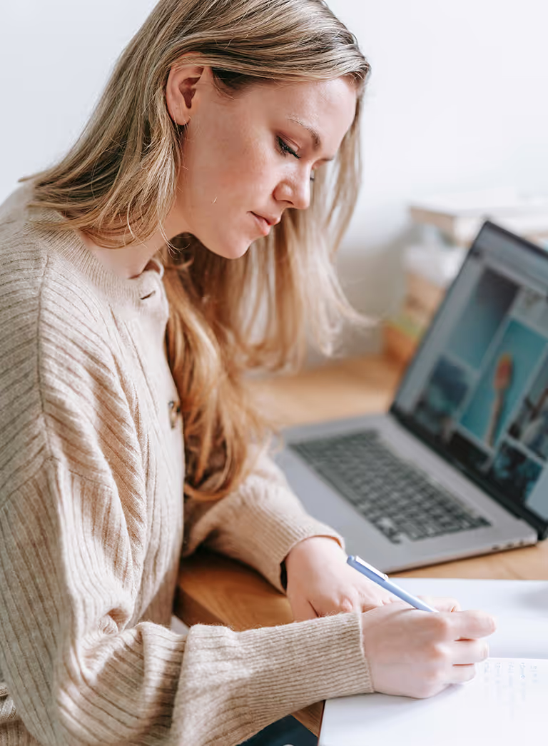 Vallaroo Customer Testimonial - Business professional